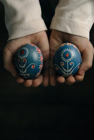 Писанка кольорова з орнаментом