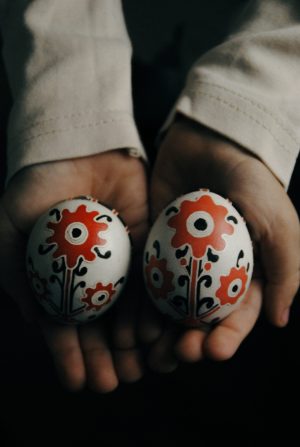 Писанка кольорова з орнаментом