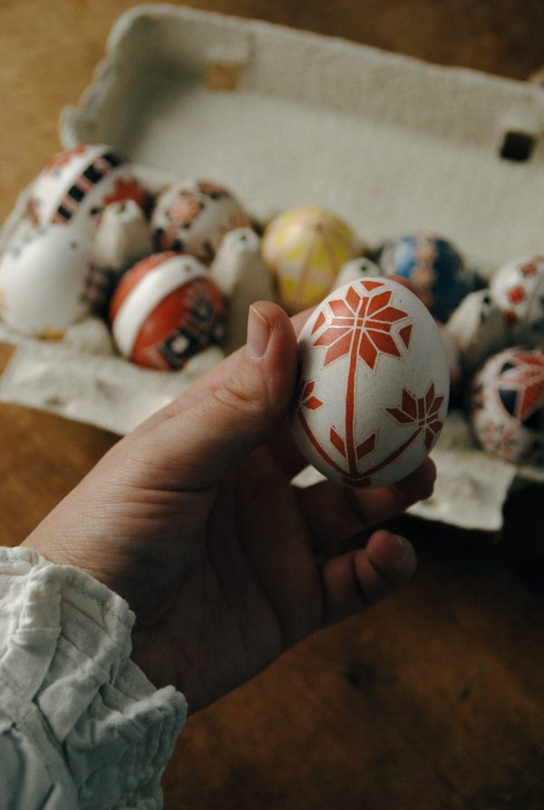 Писанка кольорова з орнаментом